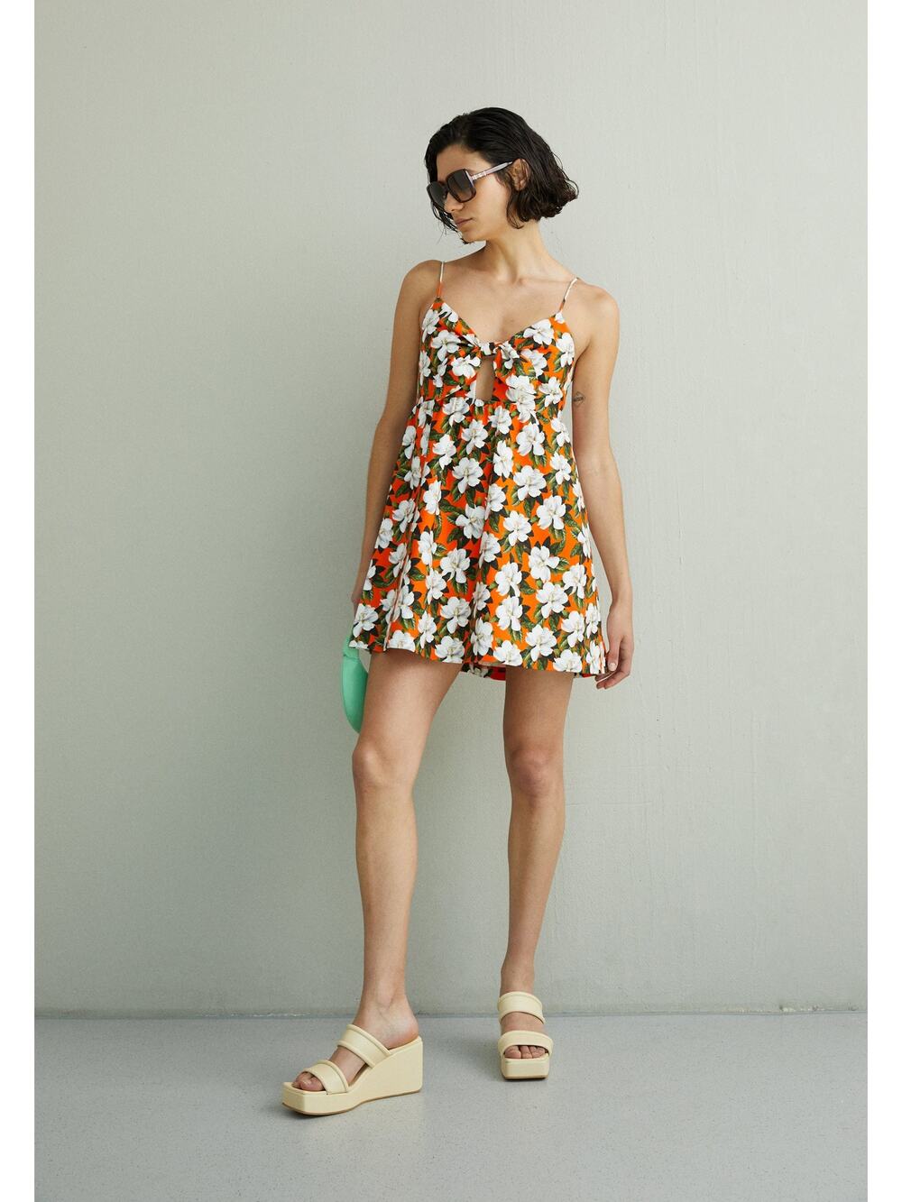 NWT Alice + Olivia 'Melvina' Floral Tie-Front Cut-Out Minidress Size 4